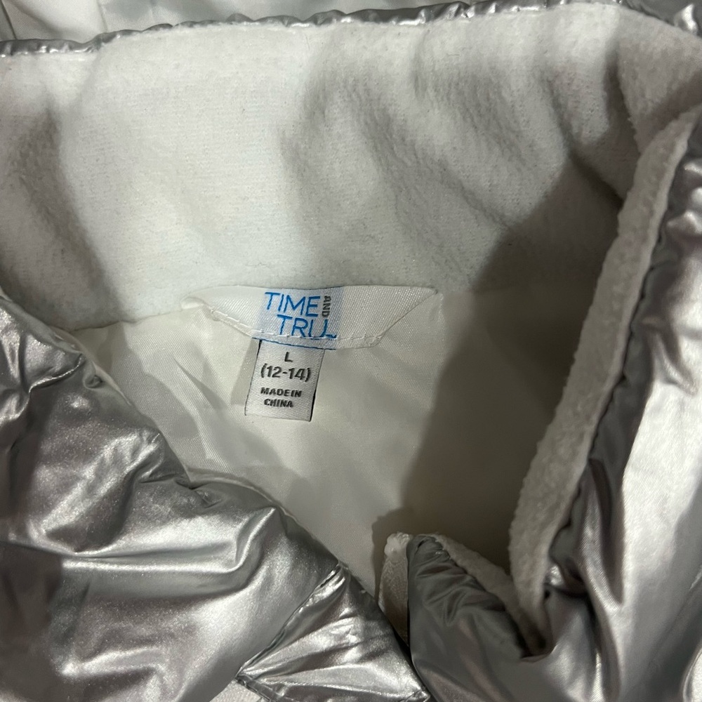 Time and Tru Women's Silver Puffer Jacket - Picture 4 of 4